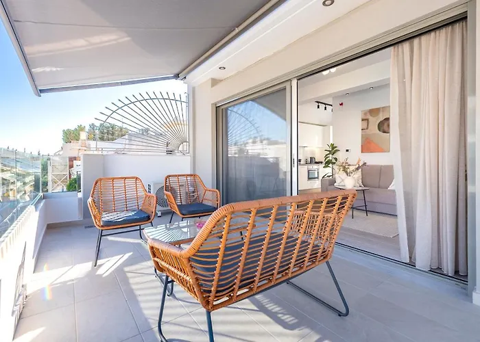 Phaedrus Living: Luxury Penthouse Potamianou